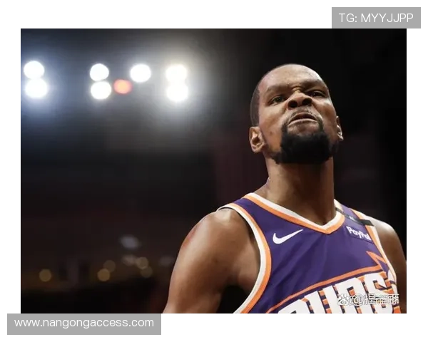 NBA季后赛战火重燃 詹姆斯与杜兰特再度上演巅峰对决