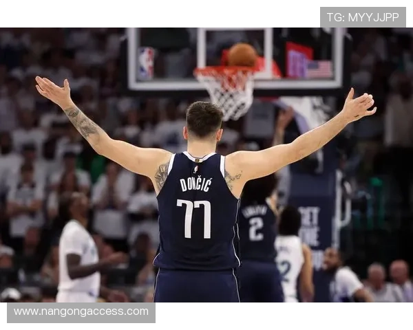 NBA季后赛争夺愈发激烈多队冲击席位格局持续震荡变化